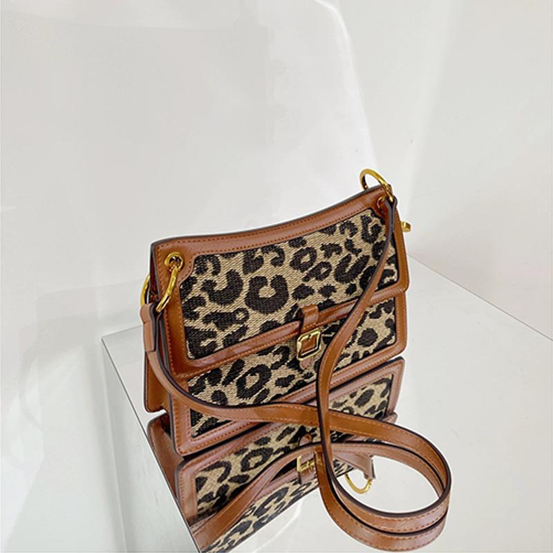 Leopard-print texture vintage shoulder deluxe small square bag