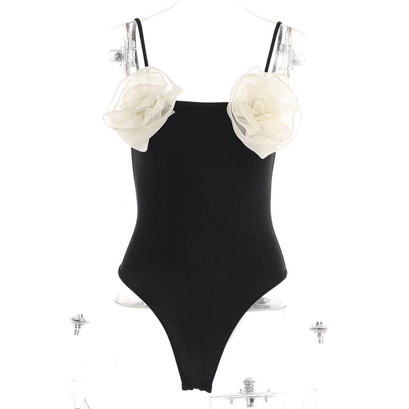 Flower applique contrast backless button cami bodysuit