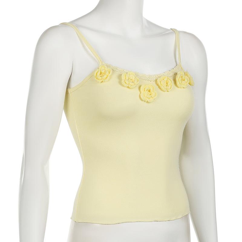 U neck lace hem flower applique cami top