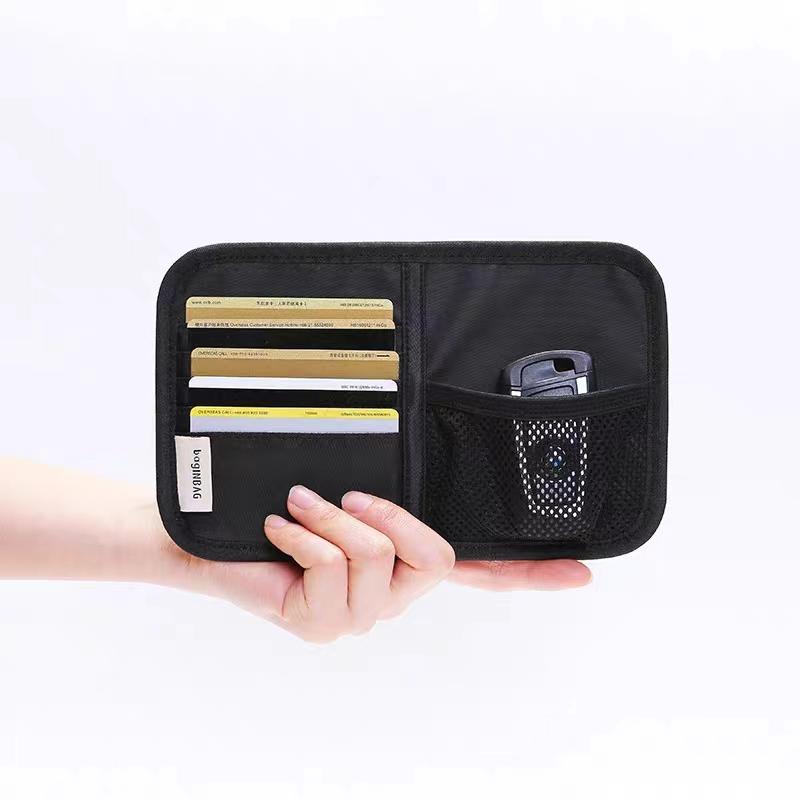 Effortless Elegance: The Compact Wallet for Luxury Transitions